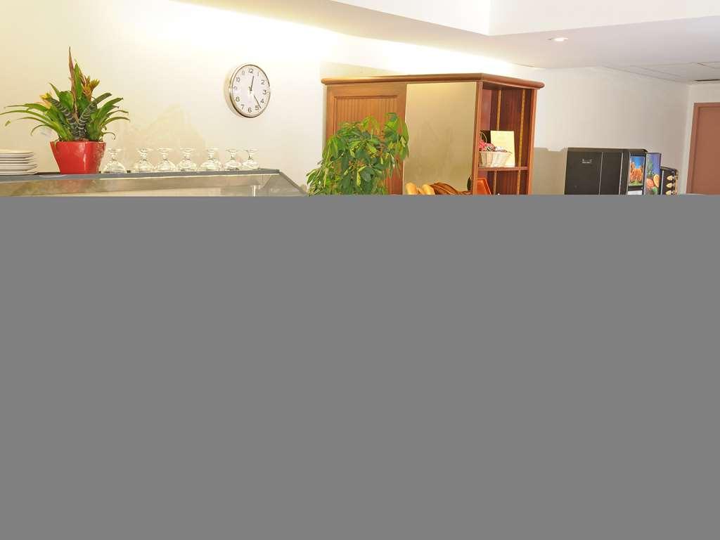 Ibis Budget Bourgoin Jallieu Centre Restaurante foto